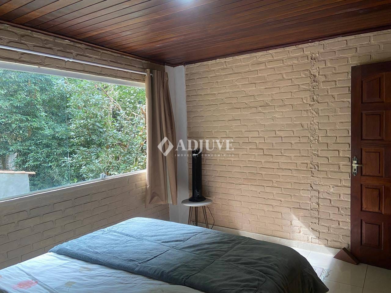 Casa à venda com 4 quartos, 219m² - Foto 32