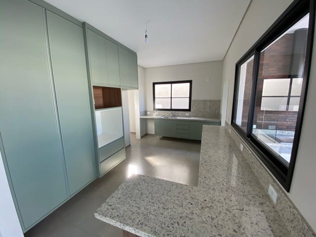 Casa com 300m² 4 quartos e 3 banheiros, à venda, no bairro Bairro do Grama em Caçapava