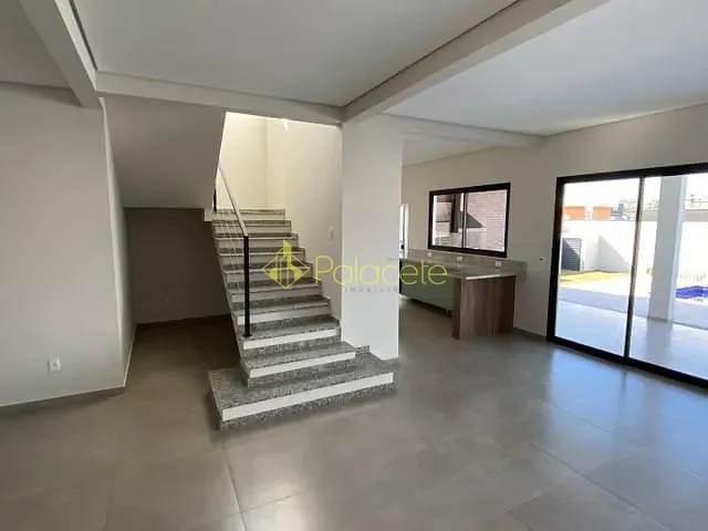 Casa com 300m² 4 quartos e 3 banheiros, à venda, no bairro Bairro do Grama em Caçapava