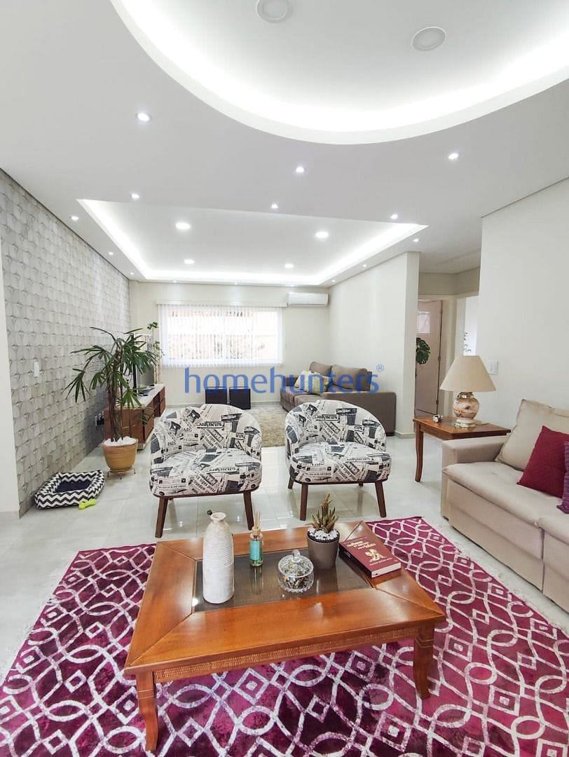 Casa à venda com 4 quartos, 320m² - Foto 3