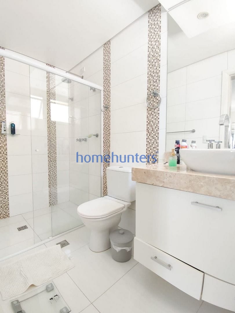 Casa à venda com 4 quartos, 320m² - Foto 32
