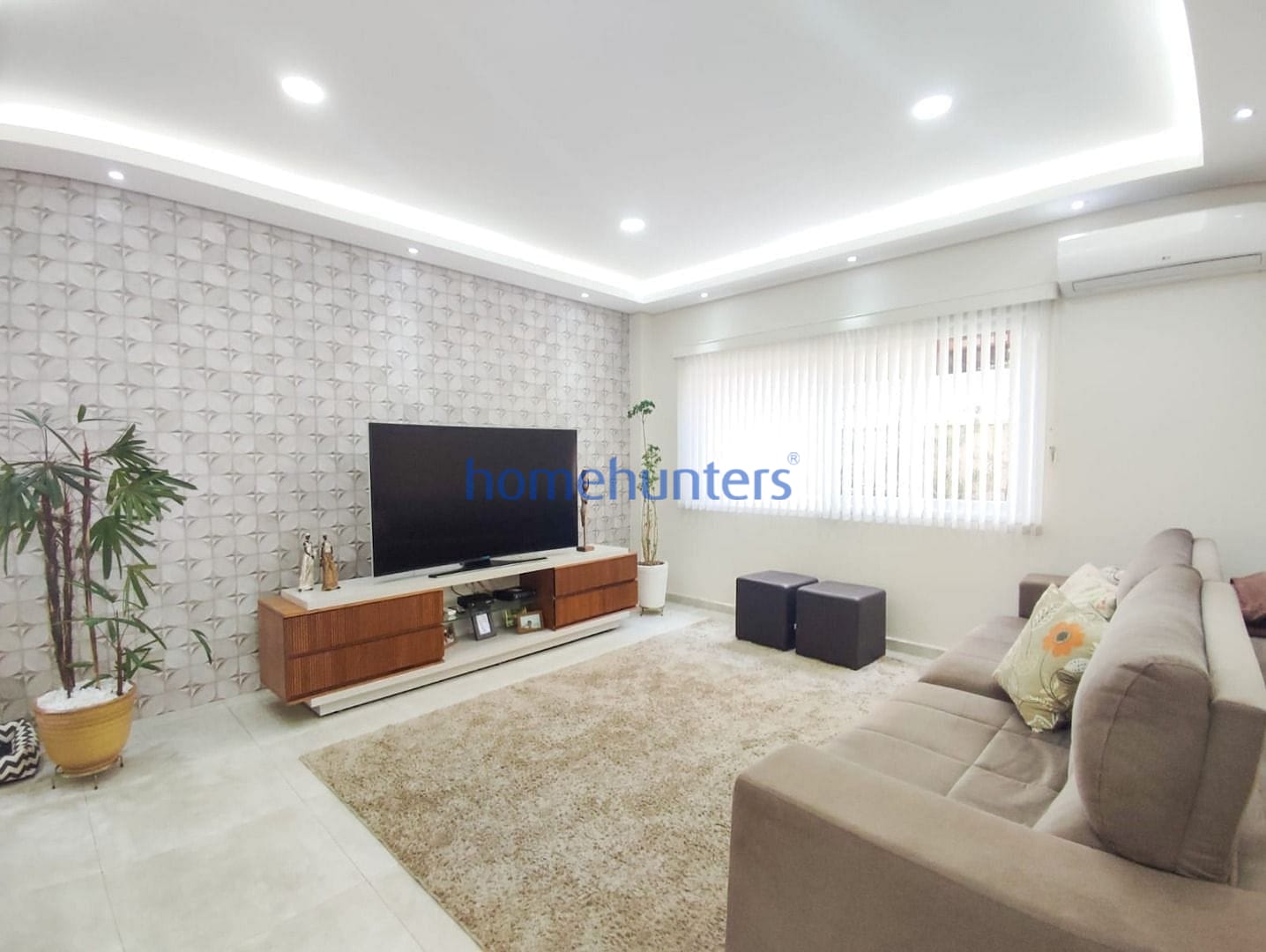 Casa à venda com 4 quartos, 320m² - Foto 2