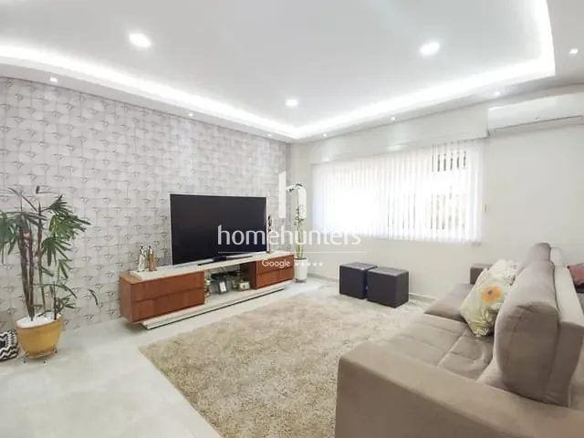 Casa com 360m² 4 quartos e 6 banheiros, à venda, no bairro Swiss Park em Campinas
