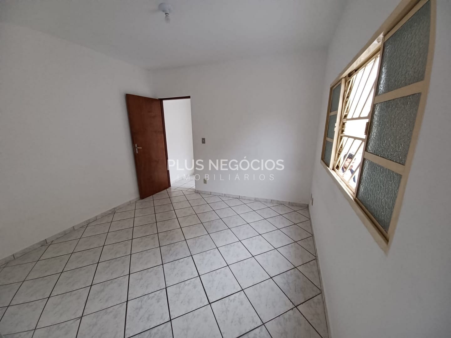 Casa à venda com 3 quartos, 110m² - Foto 11