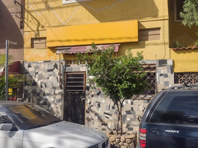 Casa com 450m² 3 quartos e 2 banheiros, à venda, no bairro Aroeira em Aparecida