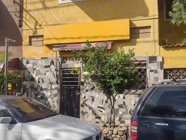 Casa com 450m² 3 quartos e 2 banheiros, à venda, no bairro Aroeira em Aparecida