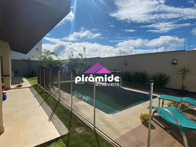 Casa com 500m² 5 quartos e 3 banheiros, à venda, no bairro Urbanova em São José dos Campos