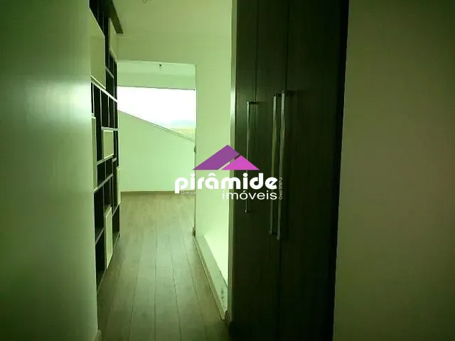 Casa com 500m² 5 quartos e 3 banheiros, à venda, no bairro Urbanova em São José dos Campos