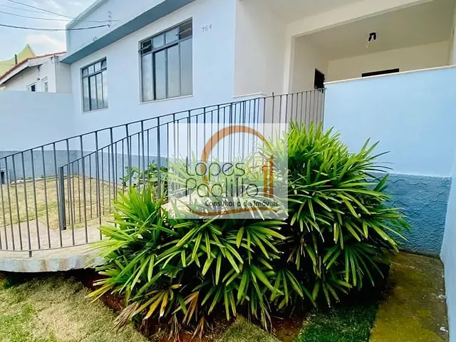 Casa com 481m² 3 quartos e 2 banheiros, à venda, no bairro Atibaia Jardim em Atibaia