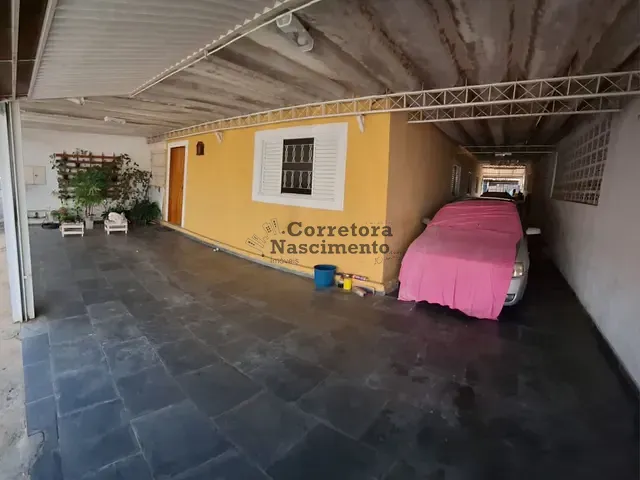 Casa com 300m², à venda, no bairro Parque Santo Antonio em Jacareí