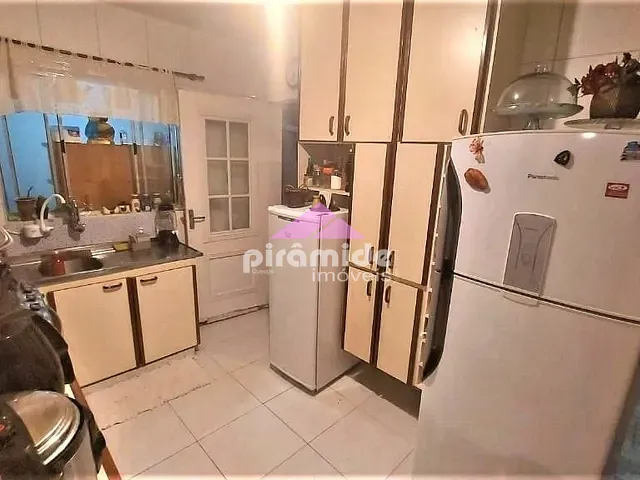 Casa com 150m² 2 quartos e 2 banheiros, à venda, no bairro Jardim das Indústrias em São José dos Campos