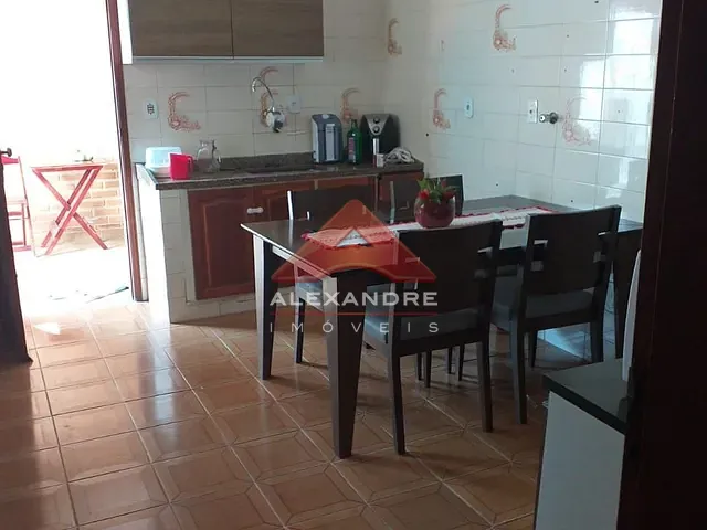 Casa com 184m² 4 quartos e 2 banheiros, à venda, no bairro Jardim das Flores em São José dos Campos