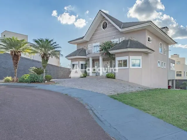 Casa 4 quartos e 4 banheiros, à venda, no bairro Orfãs em Ponta Grossa