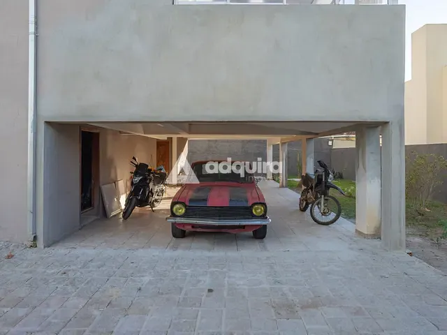 Casa 4 quartos e 4 banheiros, à venda, no bairro Orfãs em Ponta Grossa