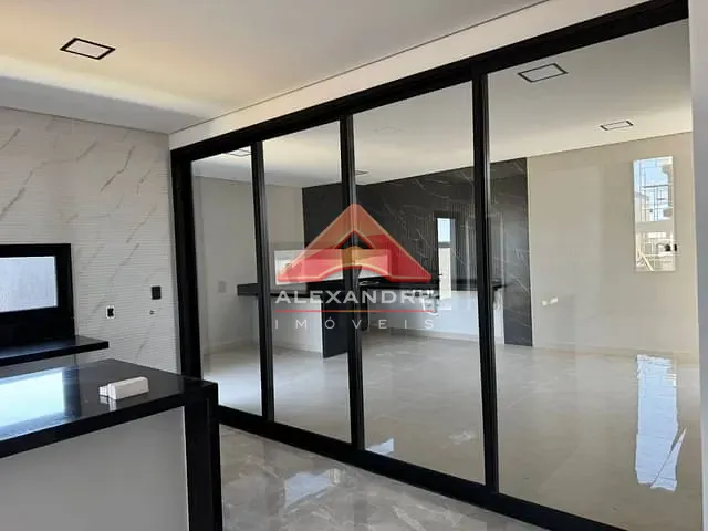 Casa com 270m² 3 quartos e 1 banheiro, à venda, no bairro Floresta em São José dos Campos