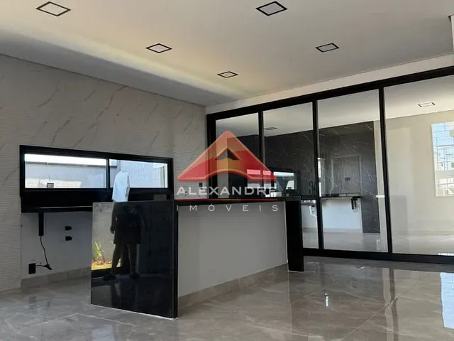 Casa com 270m² 3 quartos e 1 banheiro, à venda, no bairro Floresta em São José dos Campos