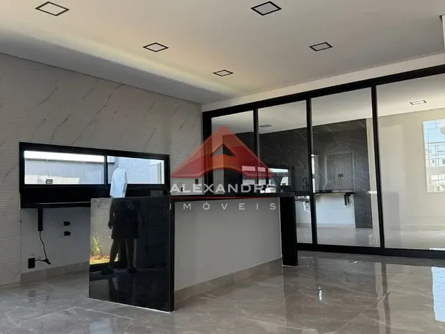 Casa com 270m² 3 quartos e 1 banheiro, à venda, no bairro Floresta em São José dos Campos