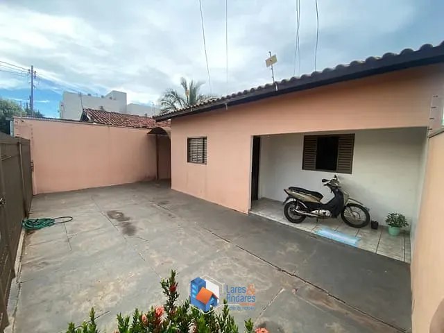 Casa com 300m² 2 quartos e 1 banheiro, à venda, no bairro Loteamento Monte Líbano em Rondonópolis