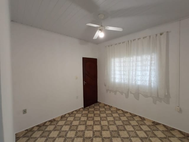 Casa 2 quartos e 1 banheiro, à venda, no bairro Residencial Mantiqueira em Pindamonhangaba