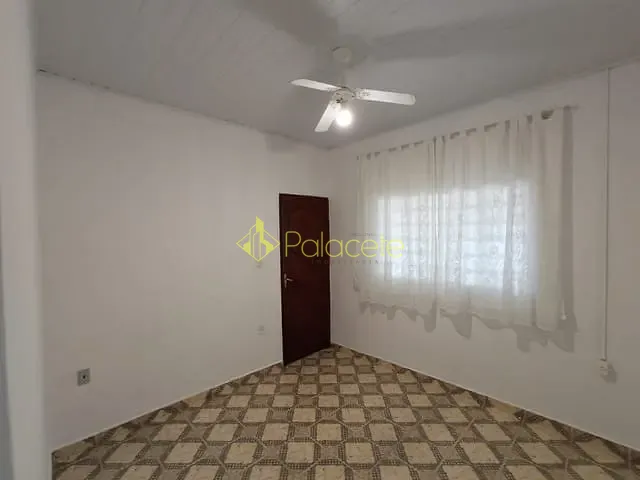 Casa 2 quartos e 1 banheiro, à venda, no bairro Residencial Mantiqueira em Pindamonhangaba