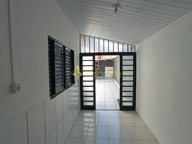 Casa 2 quartos e 1 banheiro, à venda, no bairro Residencial Mantiqueira em Pindamonhangaba