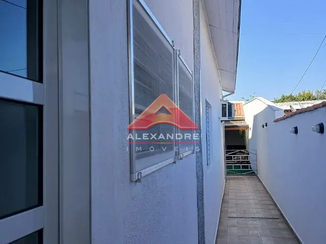 Casa 2 quartos e 1 banheiro, à venda, no bairro Jardim Paulista em São José dos Campos