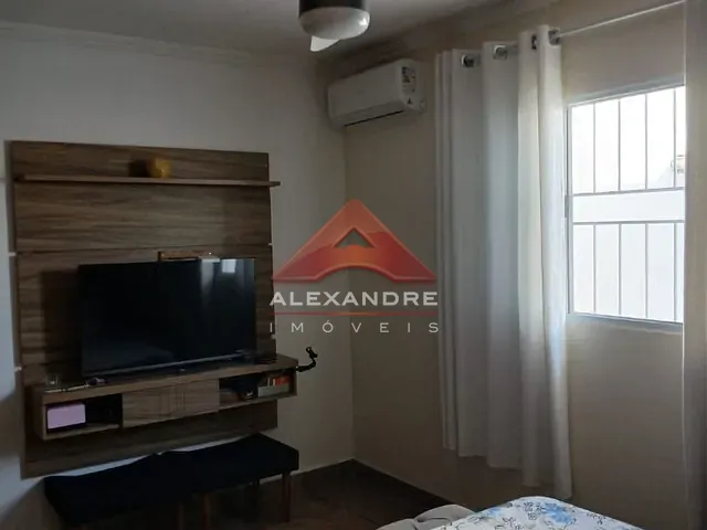 Casa 3 quartos e 1 banheiro, à venda, no bairro Jardim Paulista em São José dos Campos