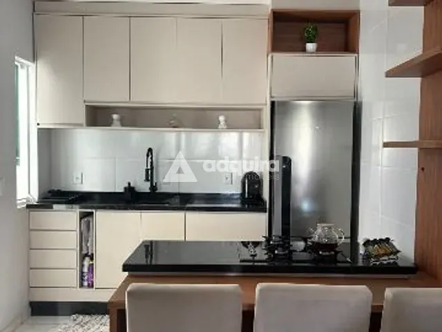 Casa 2 quartos e 1 banheiro, à venda, no bairro Uvaranas em Ponta Grossa
