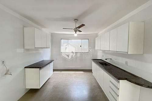 Casa à venda com 4 quartos, 291m² - Foto 25