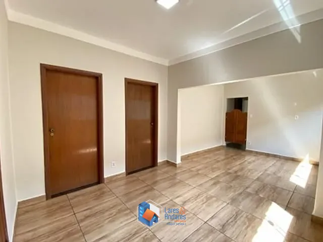 Casa com 363m² 4 quartos e 2 banheiros, à venda, no bairro Baroni em Barretos