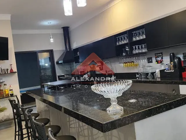Casa com 251m² 3 quartos e 2 banheiros, à venda, no bairro Residencial Alta Vista 2 em Caçapava