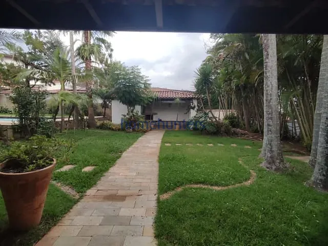 Casa com 1100m² 6 quartos e 2 banheiros, à venda ou para alugar, no bairro Jardim das Paineiras em Campinas