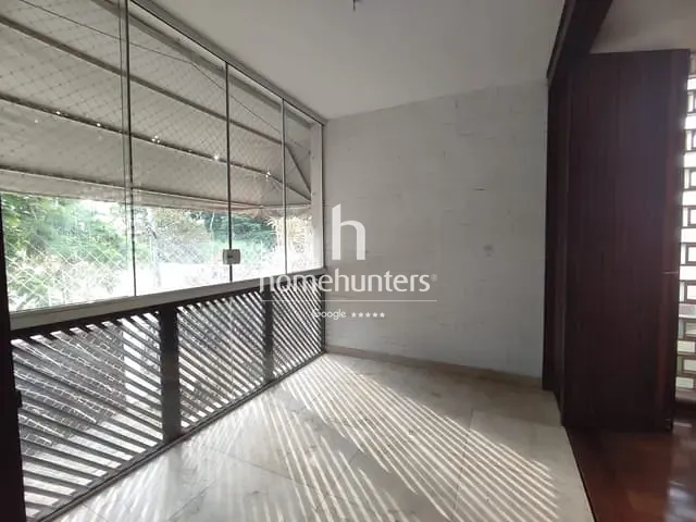 Casa com 1100m² 6 quartos e 2 banheiros, à venda ou para alugar, no bairro Jardim das Paineiras em Campinas