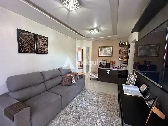 Casa com 326m² 3 quartos e 2 banheiros, à venda, no bairro Uvaranas em Ponta Grossa