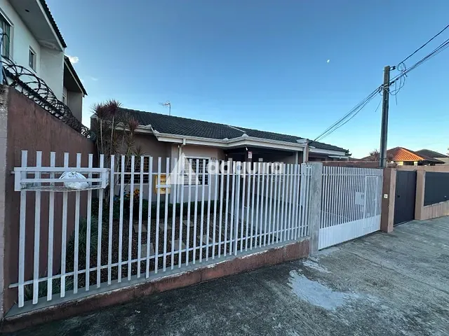 Casa com 326m² 3 quartos e 2 banheiros, à venda, no bairro Uvaranas em Ponta Grossa
