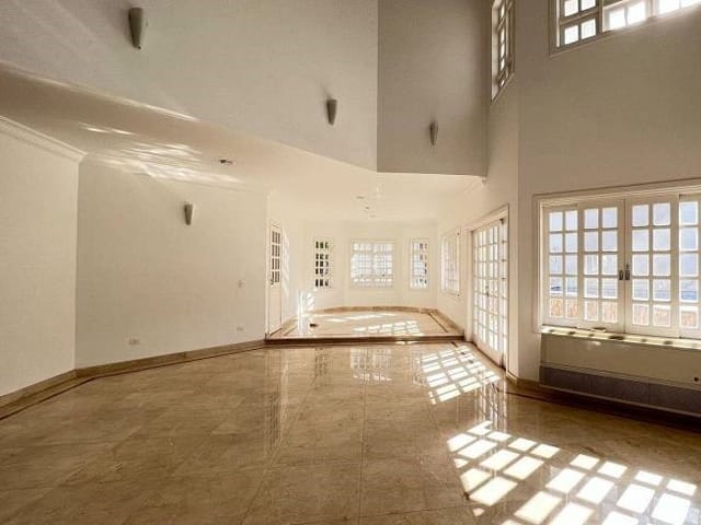 Casa com 560m² 4 quartos e 6 banheiros, à venda, no bairro Alphaville Residencial Dois em Barueri