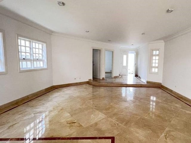 Casa com 560m² 4 quartos e 6 banheiros, à venda, no bairro Alphaville Residencial Dois em Barueri