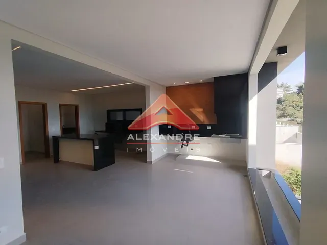 Casa com 378m² 3 quartos e 4 banheiros, à venda, no bairro Recanto dos Eucaliptos em São José dos Campos