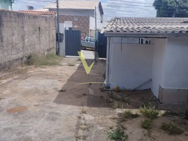 Casa com 300m² 2 quartos e 1 banheiro, à venda, no bairro São Lourenço em Anápolis