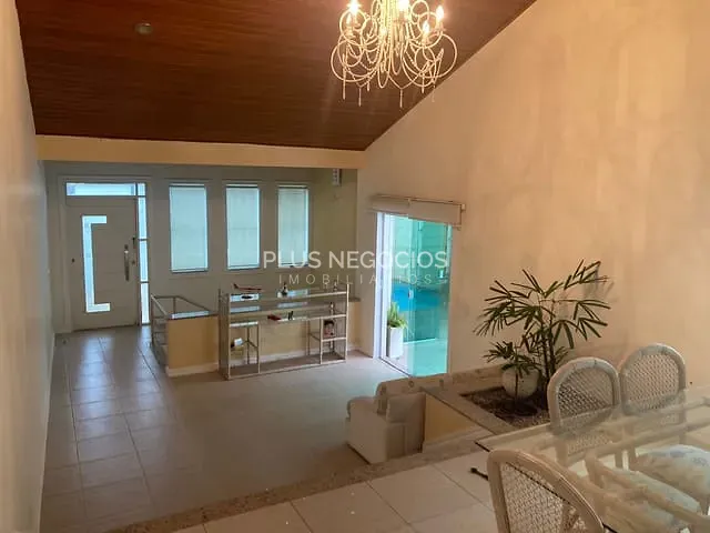 Casa com 300m² 3 quartos e 4 banheiros, à venda, no bairro Vila Independência em Sorocaba