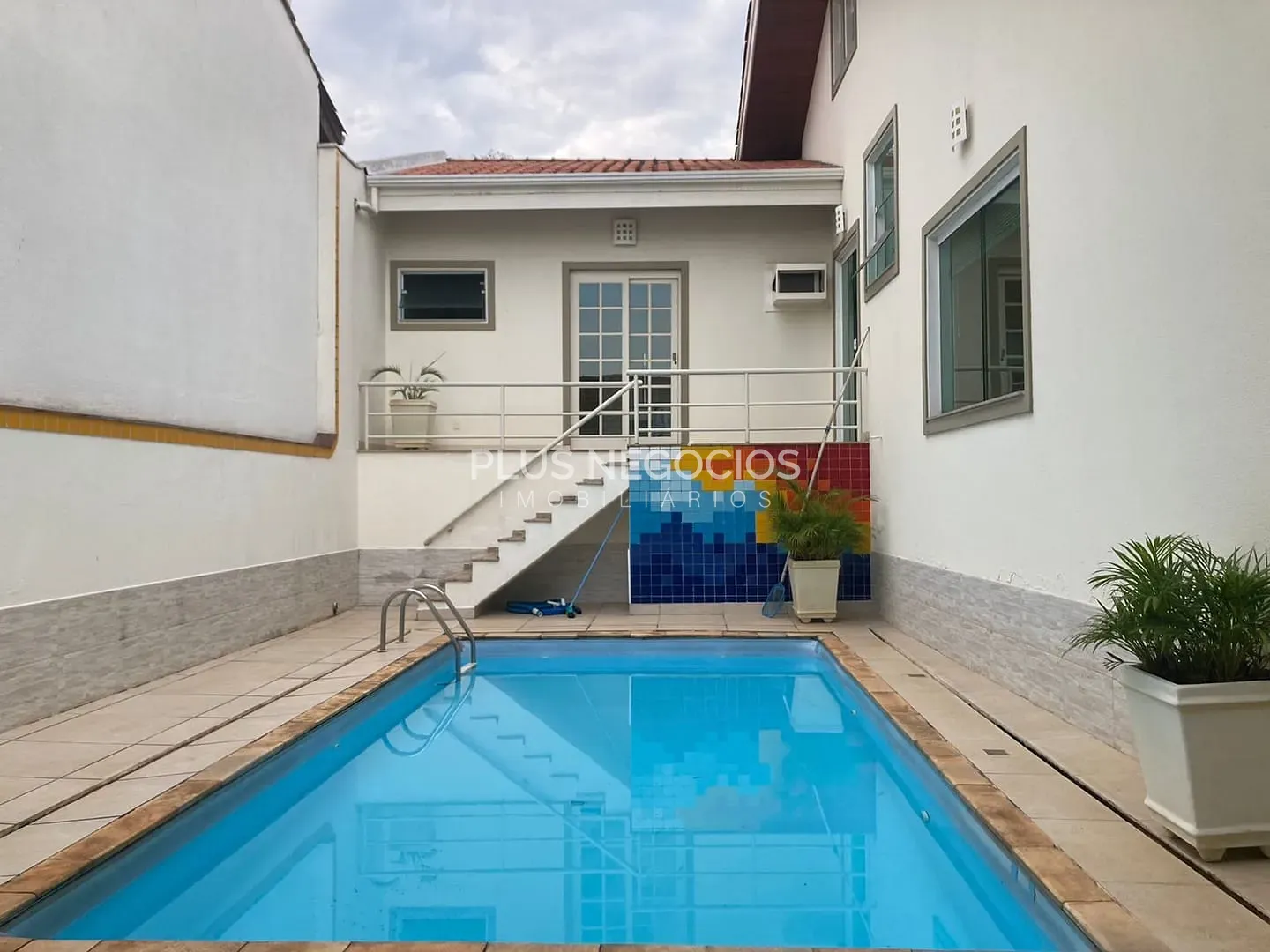 Casa, 3 quartos, 280 m² - Foto 1