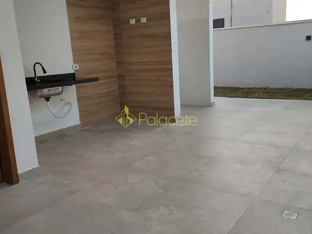 Casa com 250m² 3 quartos e 3 banheiros, à venda, no bairro Bairro do Grama em Caçapava