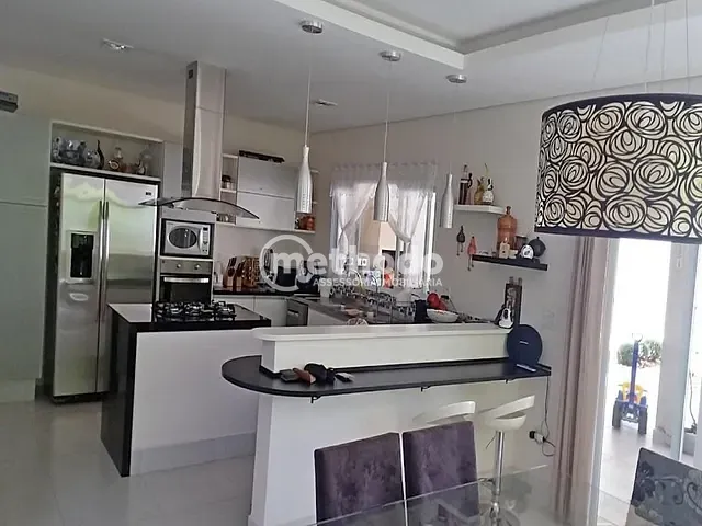 Casa com 375m² 3 quartos e 5 banheiros, à venda, no bairro Betel em Paulínia