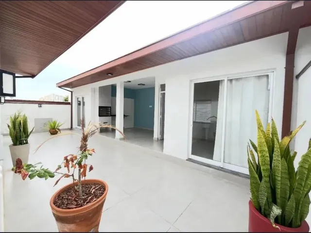 Casa com 330m² 5 quartos e 3 banheiros, à venda ou para alugar, no bairro Urbanova em São José Dos Campos
