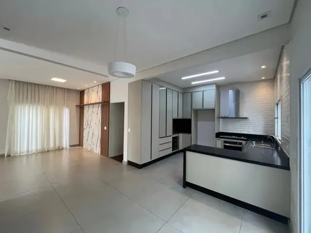 Casa com 330m² 5 quartos e 3 banheiros, à venda ou para alugar, no bairro Urbanova em São José Dos Campos