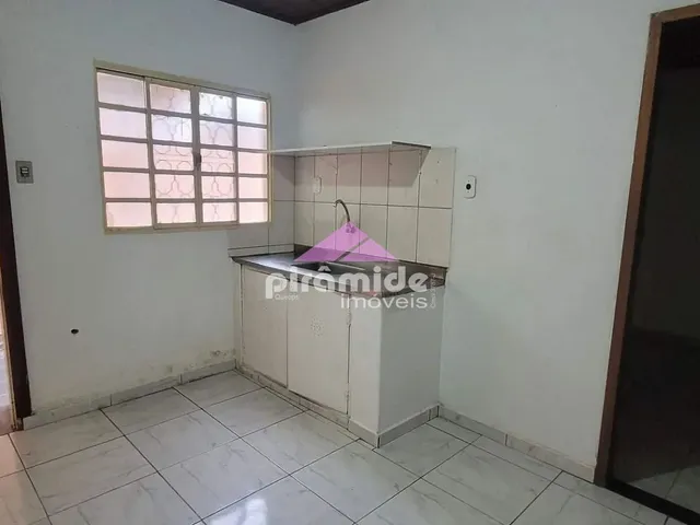 Casa com 48m² 1 quarto e 1 banheiro, para alugar, no bairro Jardim Maringá em São José Dos Campos