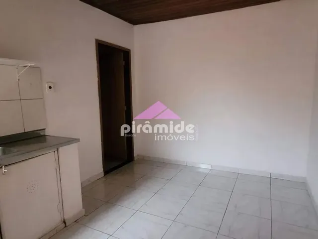 Casa com 48m² 1 quarto e 1 banheiro, para alugar, no bairro Jardim Maringá em São José Dos Campos
