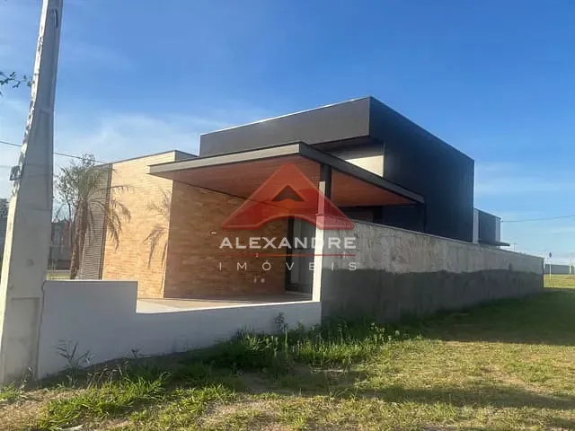 Casa com 290m² 3 quartos e 2 banheiros, à venda, no bairro Jardim das Flores em São José dos Campos