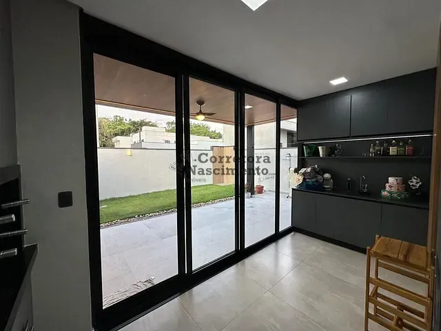 Casa com 250m², à venda, no bairro Jardim Jacinto em Jacareí