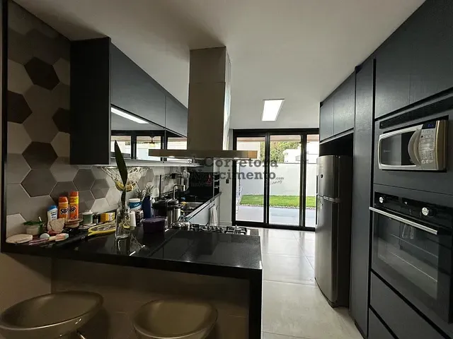 Casa com 250m², à venda, no bairro Jardim Jacinto em Jacareí